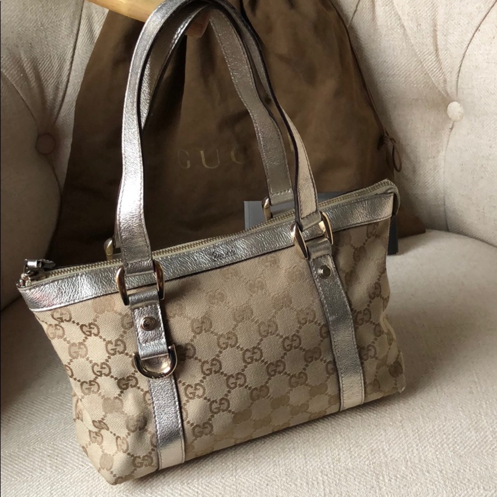 Authentic vintage Gucci mono GG Abbey tote handbag